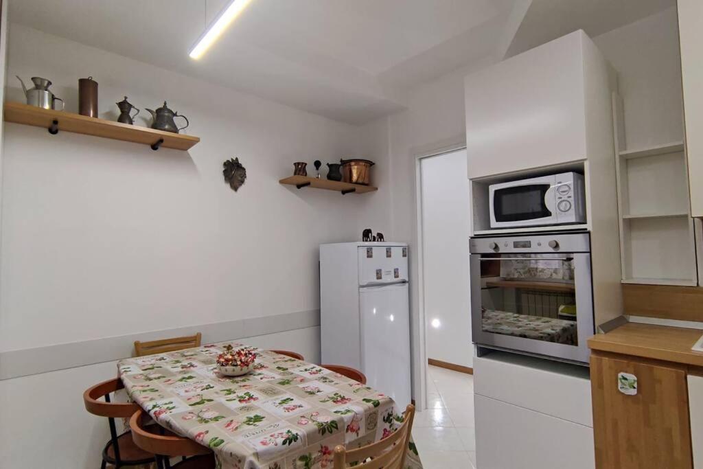 Elegante Alloggio Zona Storica Lecco Ngoại thất bức ảnh