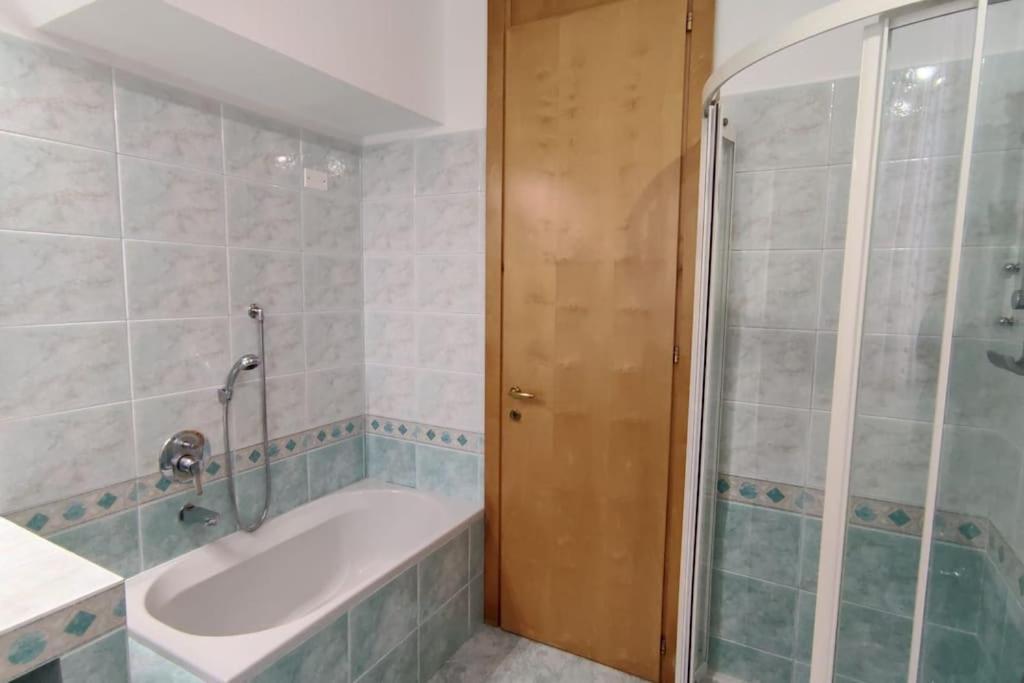 Elegante Alloggio Zona Storica Lecco Ngoại thất bức ảnh