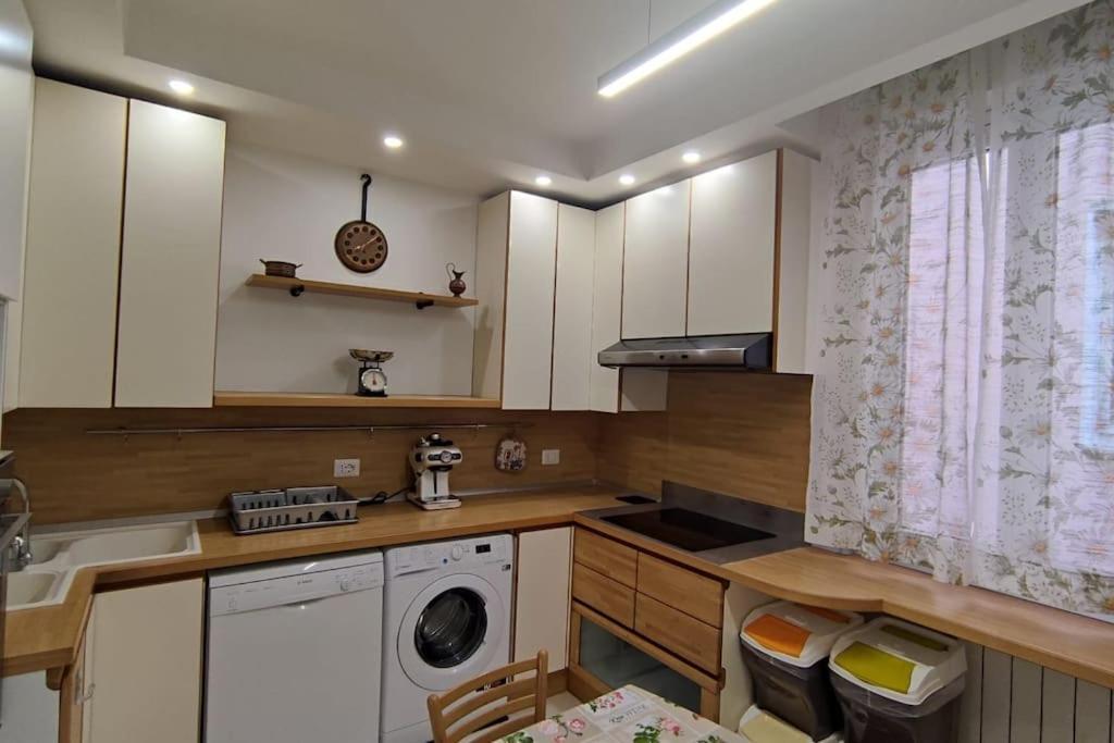 Elegante Alloggio Zona Storica Lecco Ngoại thất bức ảnh