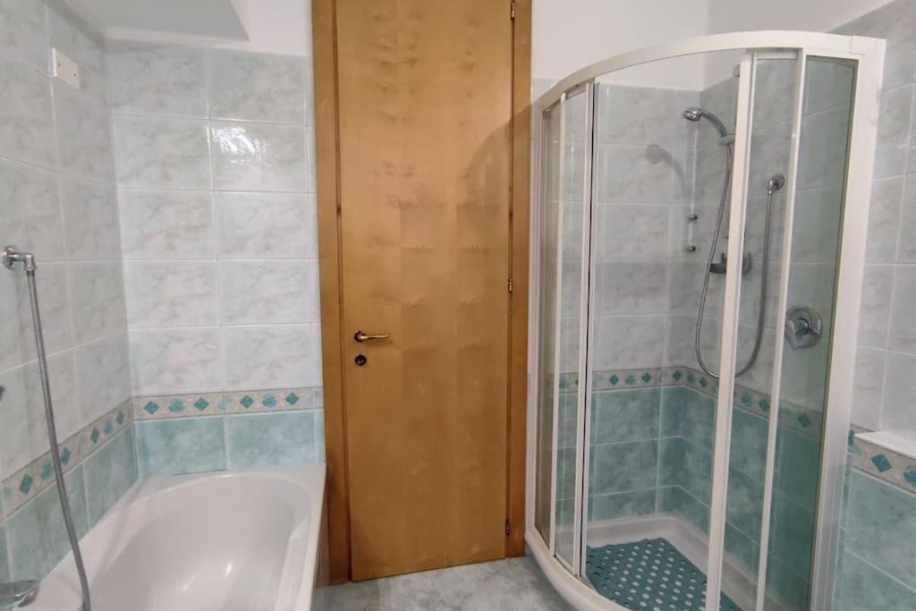 Elegante Alloggio Zona Storica Lecco Ngoại thất bức ảnh